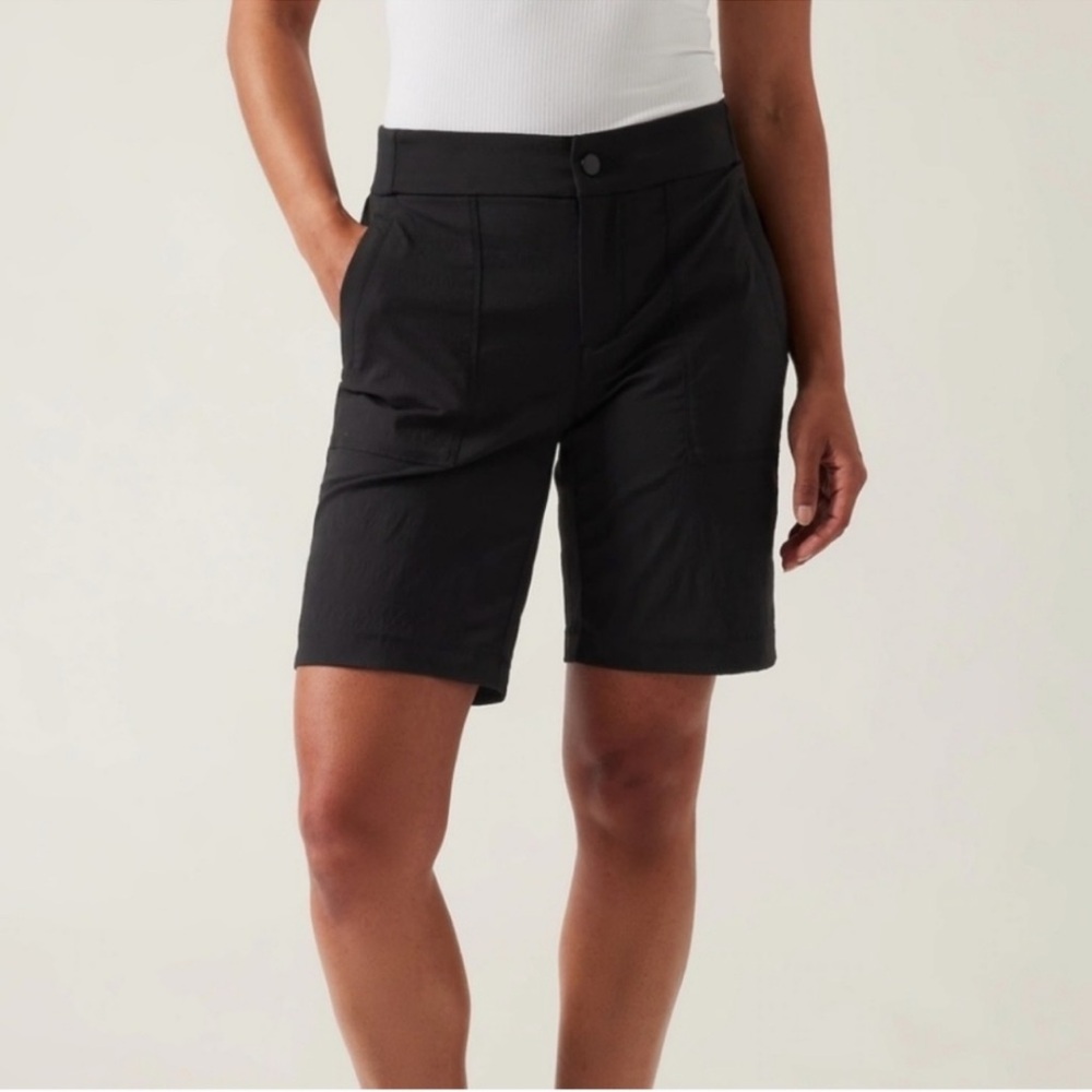 Women’s Athleta Trekkie Bermuda 2.0 Hiking Outdoor Shorts Black Size 8